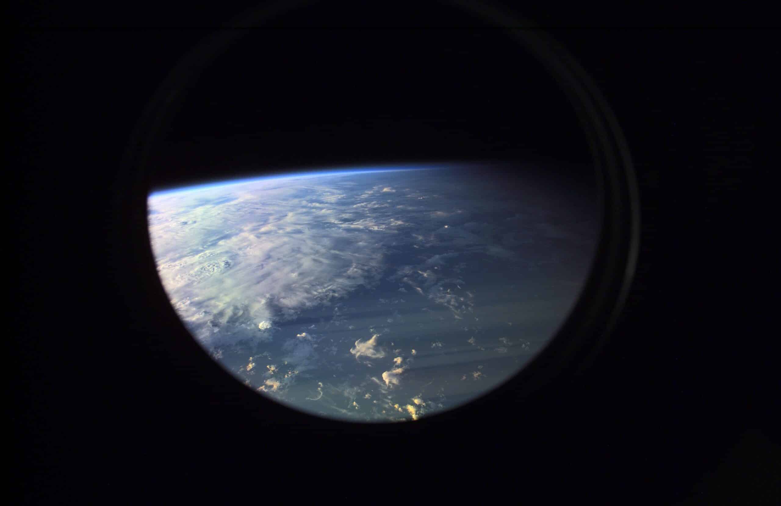 ISS002-E-